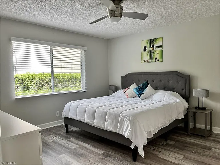 190 Palm Dr #1 — Photo 8
