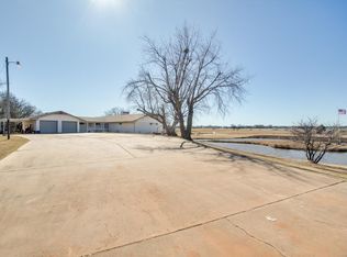 1017 E Robertson Rd, Enid, OK 73701