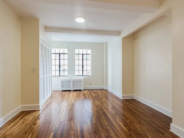 25 Tudor City Place image 1 of 5