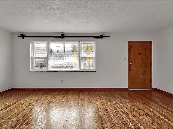 4th image of 4217 Hereford St #1F