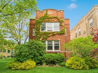 1037 Hull Ter, Evanston, IL 60202