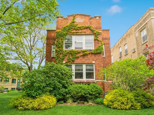 1037 Hull Ter, Evanston, IL 60202