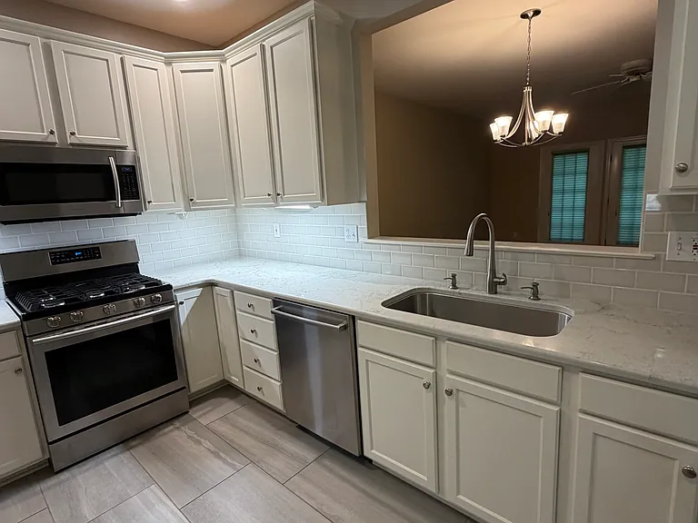 1921 Limestone Dr — Photo 4