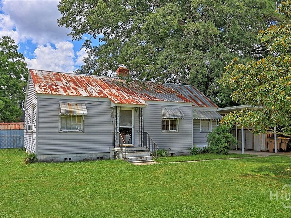 1st image of 403 Pinehurst Place