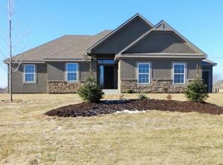 9300 Maplewoods Pkwy, Kansas City, MO 64155