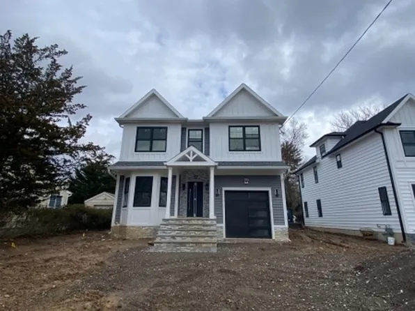 12 4Th Ave, Roseland Boro, NJ 07068