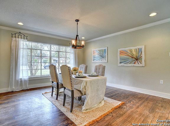 5th image of 105 Beverly Dr