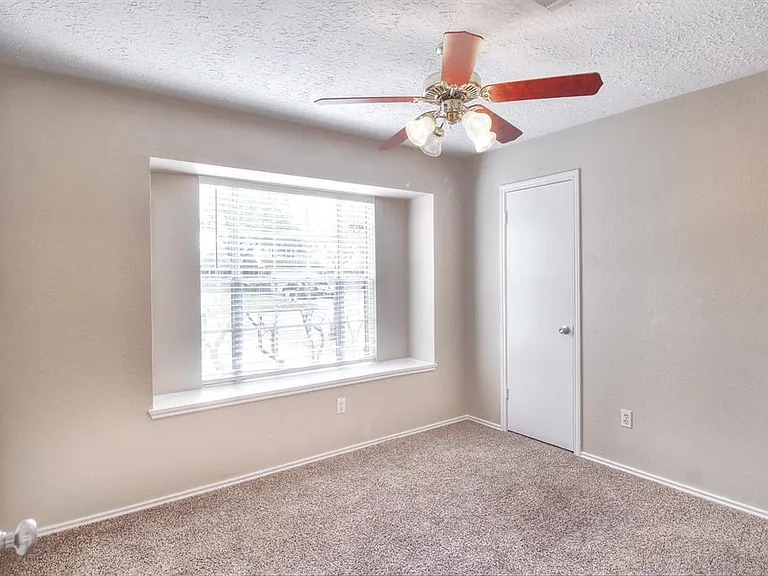 16834 Applecross Ln — Photo 11