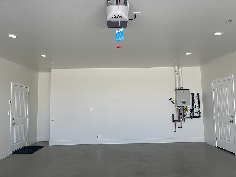 17515 Live Oak St — Photo 107