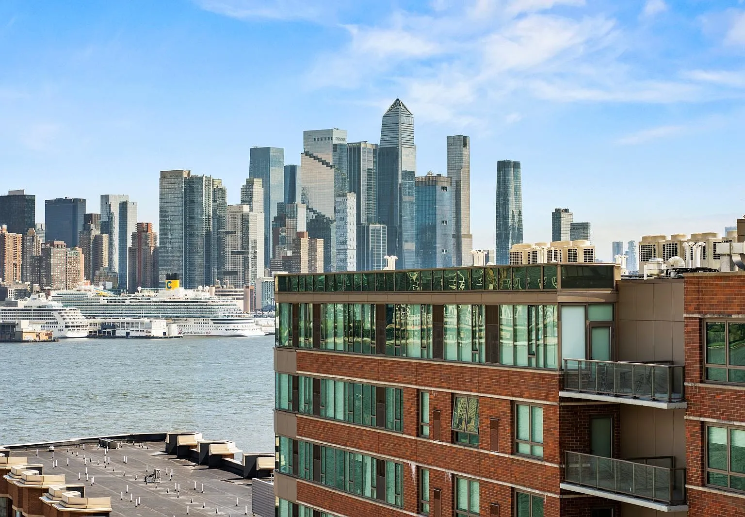 Nine on the Hudson — Photo 1