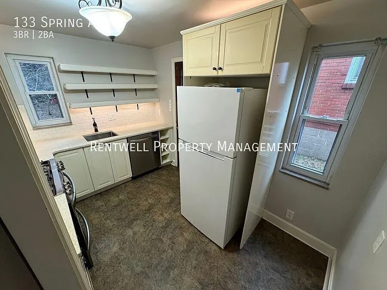 133 Spring Ave — Photo 11