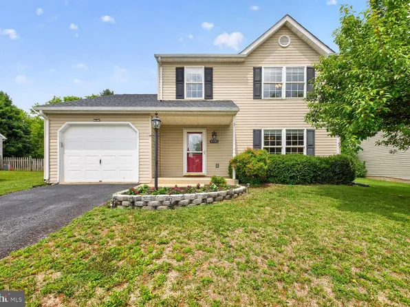 10312 Bear Creek Dr, Hagerstown, MD 21740