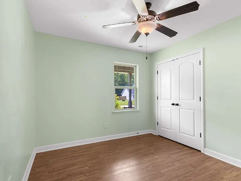 102 Bridgeport Dr — Photo 17
