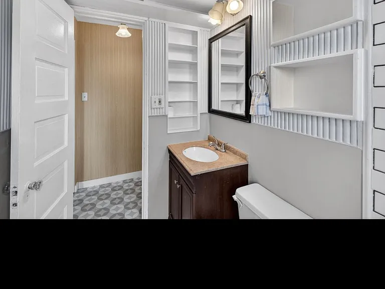 312 2nd St #3 — Photo 9
