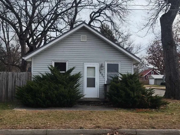 1601 E 28th St, Des Moines, IA 50317