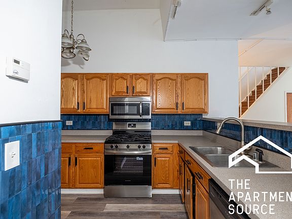 3rd image of 1844 W Henderson St #Townhouse