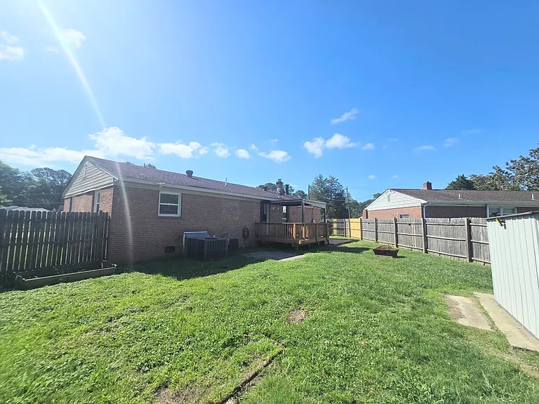 1221 Wingfield Ave — Photo 12