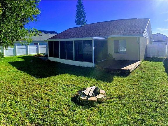 3rd image of 173 Seabreeze Cir
