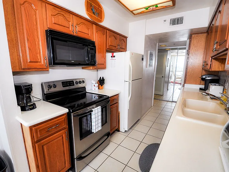 1710 Avenida Del Mundo #607 — Photo 16