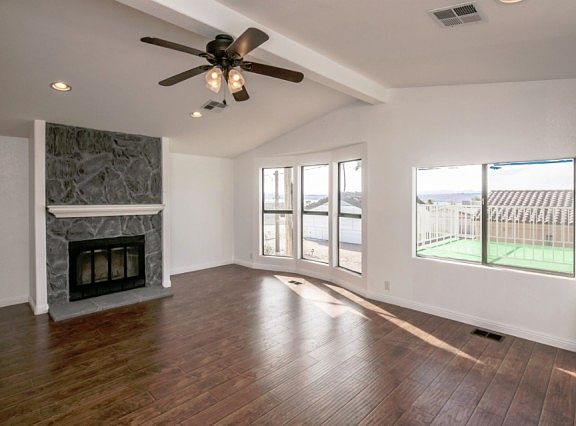 5th image of 1561 Russell Dr