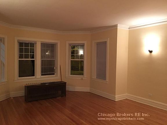 5th image of 7442 N Seeley Ave #1