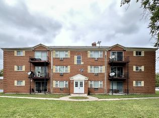 1004 S River Rd #103, Des Plaines, IL 60016