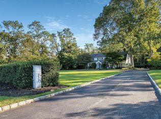 232 S Country Rd, East Patchogue, NY 11772