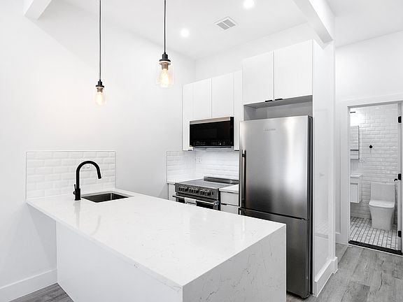 4th image of 723 11th Ave #1A