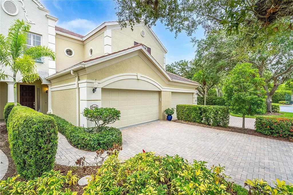 2 bed, 2.0 bath, 1798 sqft, $4,400 — Photo 3