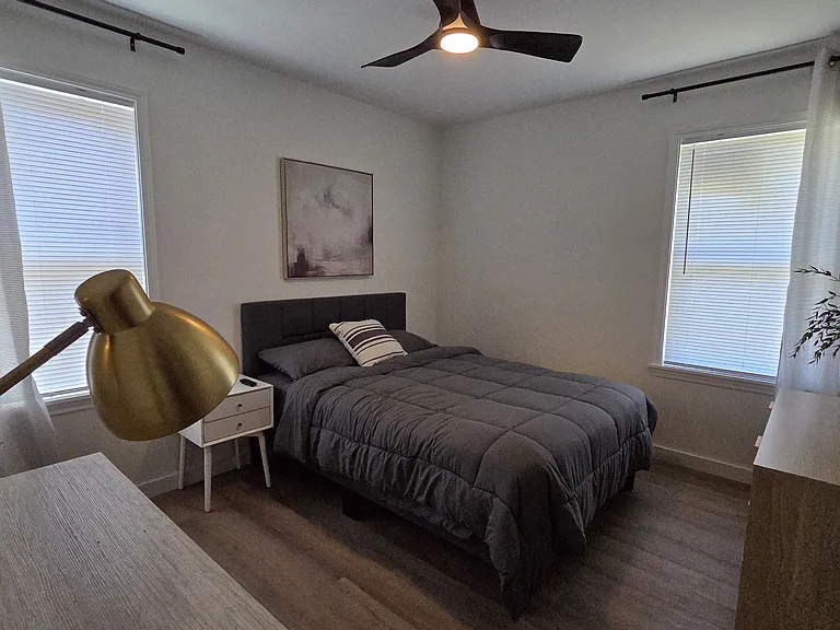 2826 Post Oak Rd — Photo 10
