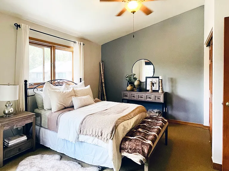 Second upstairs bedroom with large deck overlooking Mount Royal