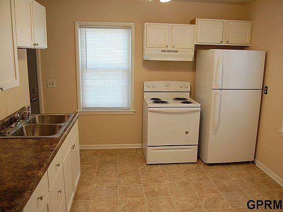 5th image of 1006 Hopkins Dr