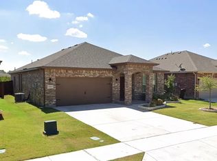 13833 Langston Lake Dr, Roanoke, TX 76262
