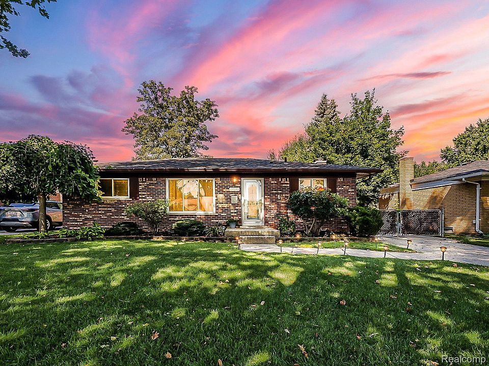 1st image of 40141 Radcliff Dr