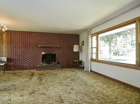 3rd image of 900 S Evergreen Ave