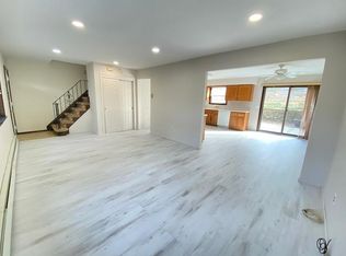 11 Mark Ct, Huntington, NY 11743