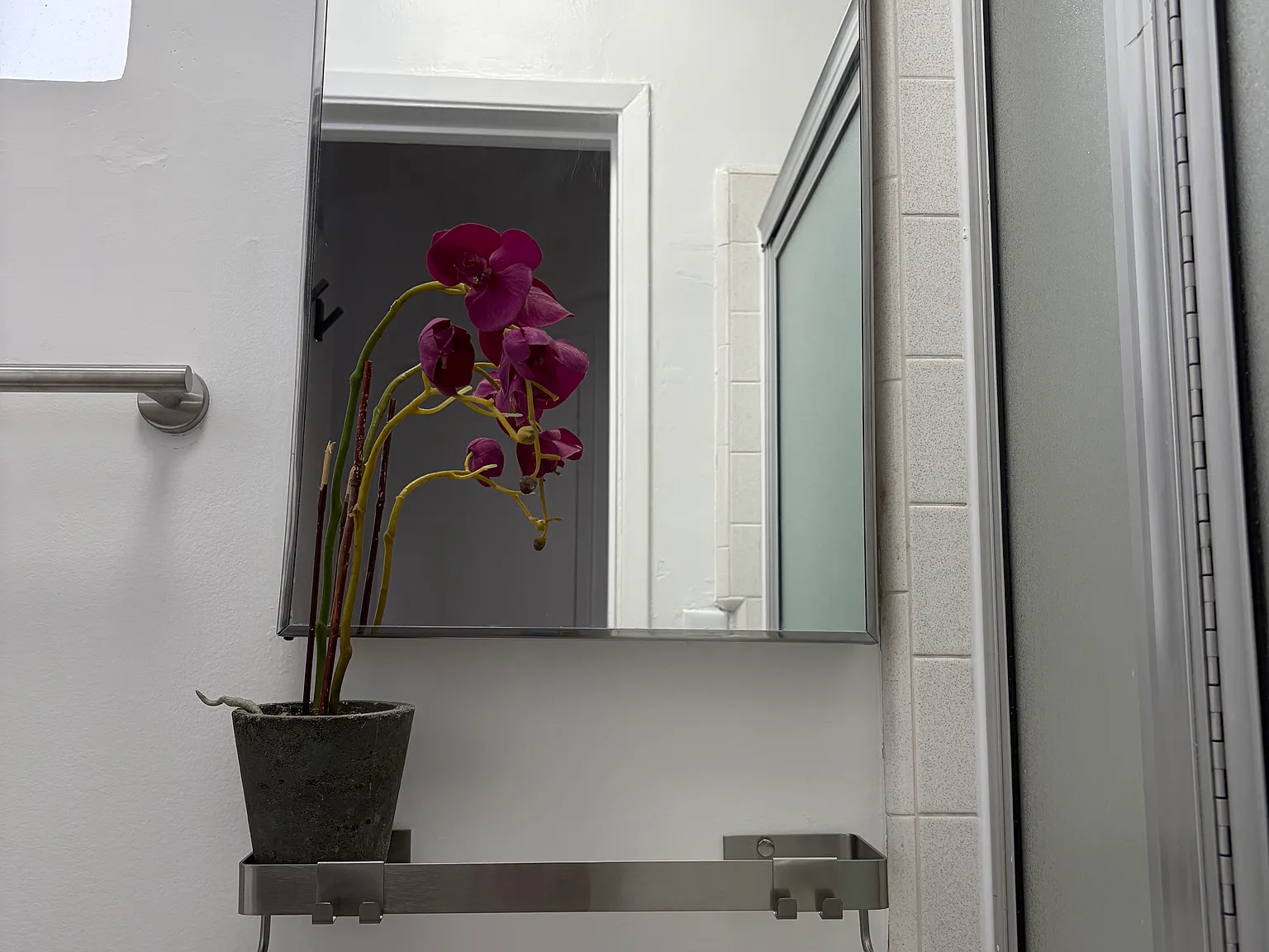 11831 Mayfield Ave — Photo 3