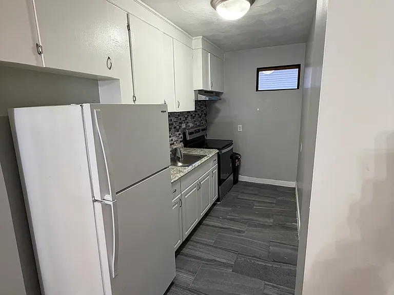 123 Cowden St — Photo 4