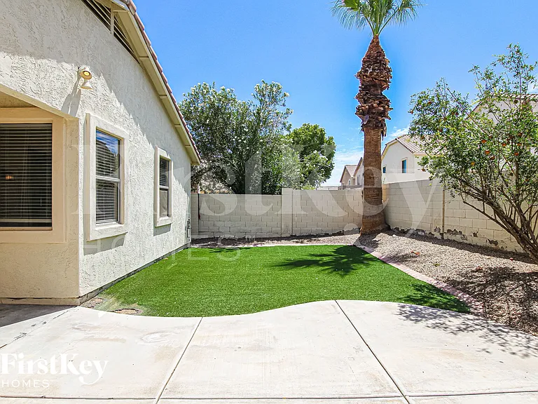 2715 E Carson Rd — Photo 17