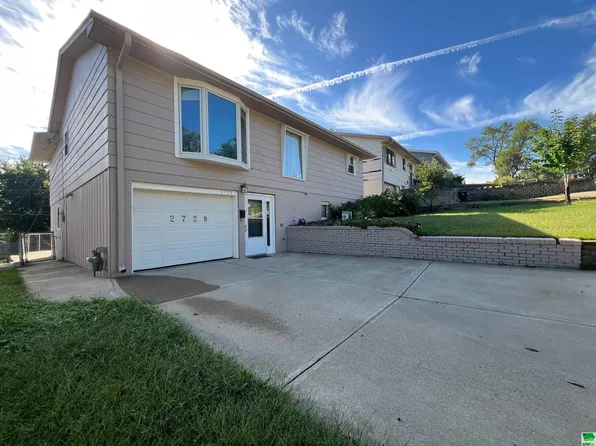 2728 S Steele St, Sioux City, IA 51106