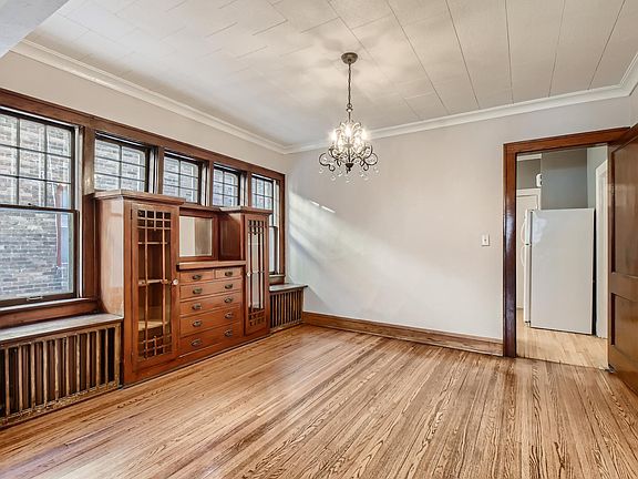 3rd image of 793 Ashland Ave #1