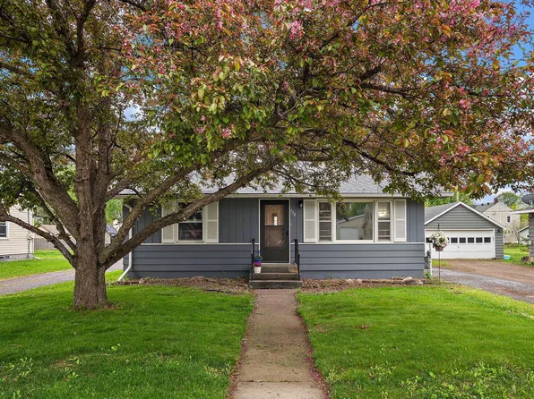 550 W 4th St, Rush City, MN 55069