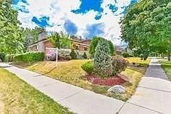 257 Otonabee Ave #MAIN — Photo 2