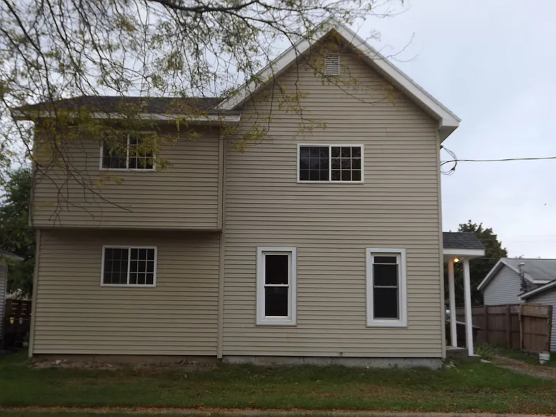 111 Lentz St photo 1