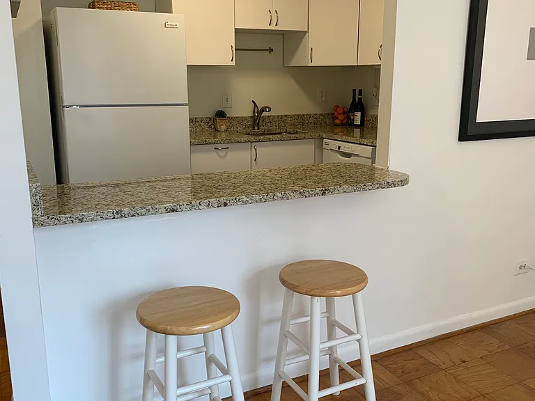 1260 21st St NW #808 — Photo 7