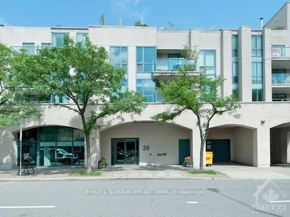35 Murray St #212, Ottawa, ON K1N 9M5