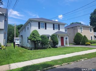 31 Cleveland St, Danbury, CT 06810