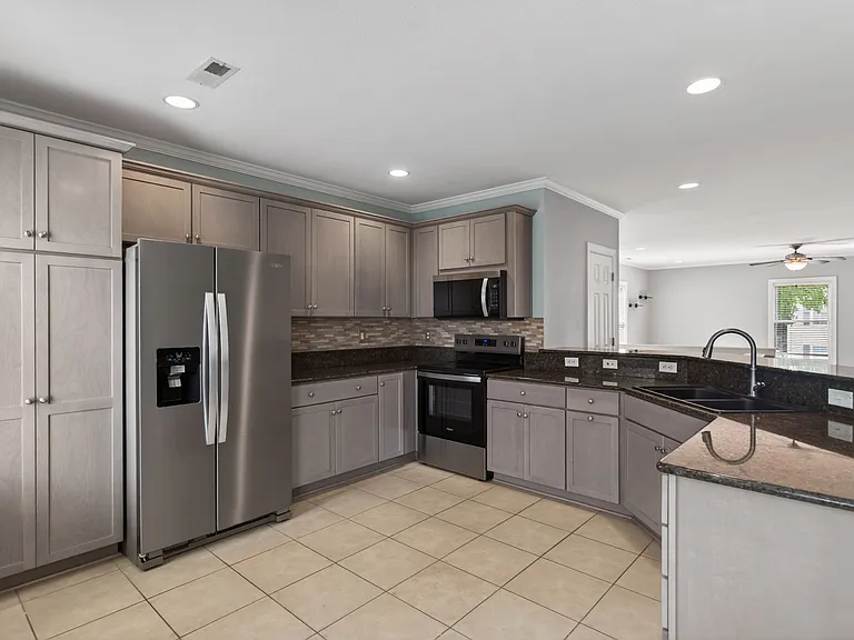 1136 Arlynn Ln — Photo 16