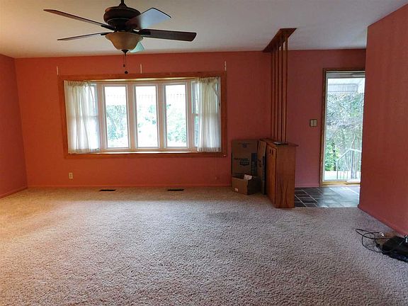 4th image of 1329 Genesta Dr