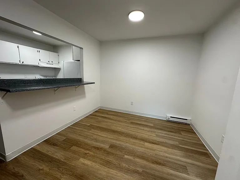 University Park Apartments near Cornell University — Photo 253
